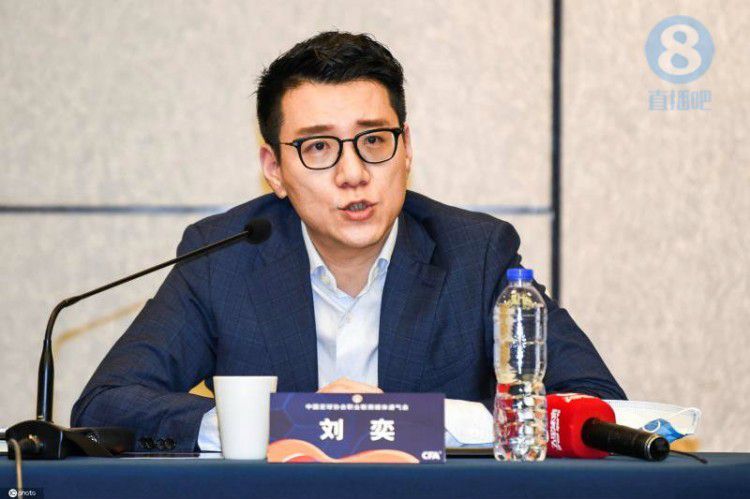 电影《革命者》由管虎监制、梁静任总制片人，青年导演徐展雄执导，张颂文、李易峰、佟丽娅领衔主演，彭昱畅、韩庚、李九霄、白客、秦昊、于谦等特别出演（按照出场顺序），孙浠伦、章若楠、辛云来、朱梓瑜、张承等主演（按照出场顺序）
